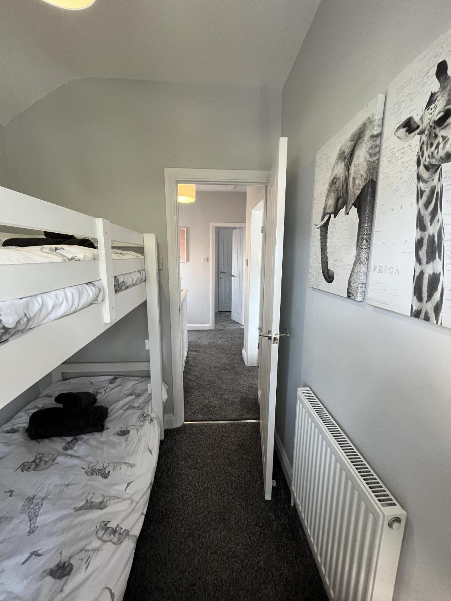 Modern 3-Bed Stay-Away-Home Sleeps 6 Nr マンチェスター エクステリア 写真